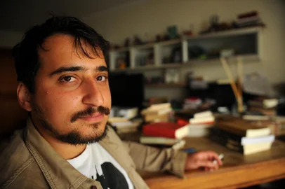 CAXIAS DO SUL, RS, BRASIL 20/03/2019Poeta caxiense Rafael Iotti lança o seu segundo livro, "Assim Esperamos As Nuvens", nesta sexta-feira, na livraria Do Arco da Velha. (Felipe Nyland/Agência RBS)<!-- NICAID(14004493) -->
