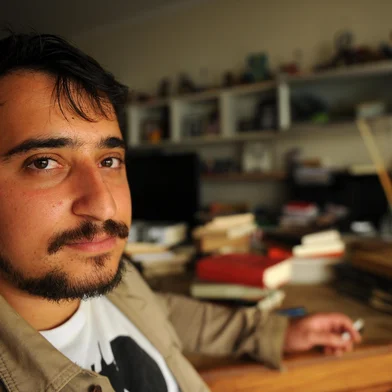 CAXIAS DO SUL, RS, BRASIL 20/03/2019Poeta caxiense Rafael Iotti lança o seu segundo livro, "Assim Esperamos As Nuvens", nesta sexta-feira, na livraria Do Arco da Velha. (Felipe Nyland/Agência RBS)<!-- NICAID(14004493) -->