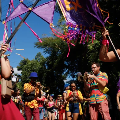 PORTO ALEGRE, RS, BRASIL, 21/02/2023- Bloco No Caminho Te Explico. Foto: Anselmo Cunha/Agencia RBS<!-- NICAID(15355961) -->