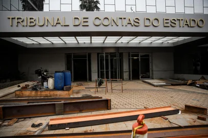 PORTO ALEGRE, RS, BRASIL, 28.07.2024: Como está o Tribunal de Contas do RS após a enchente ter afetado sua estrutura. Fotos: Duda Fortes/Agencia RBS<!-- NICAID(15817286) -->