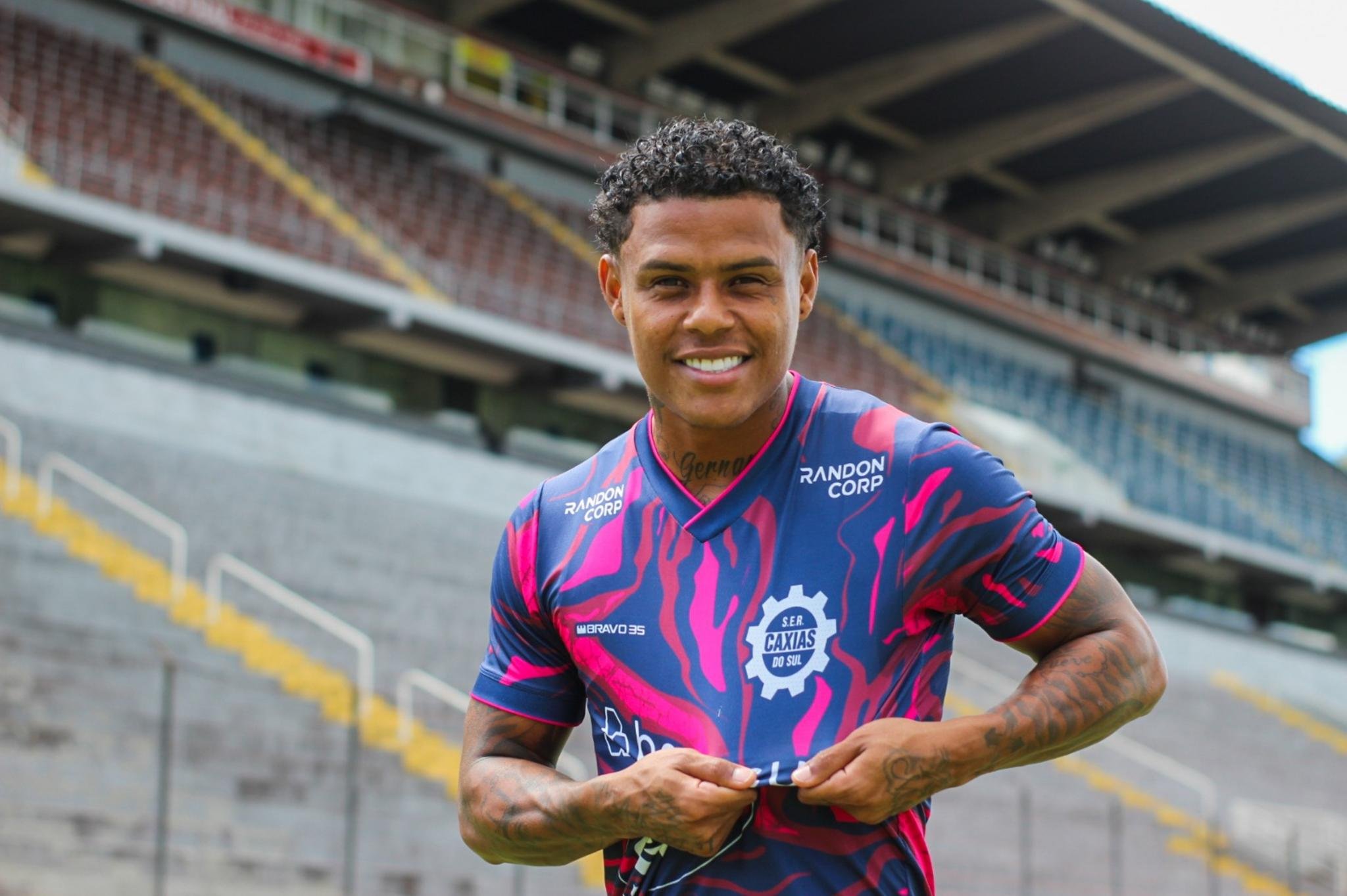 I hope to make history with this shirt and be Caxias' hero