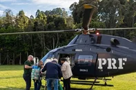 Um bebê de três meses ficou gravemente ferido em um acidente de trânsito no interior do município de Vista Alegre do Prata, na Serra, e precisou ser socorrido por um helicóptero da Polícia Rodoviária Federal (PRF), na tarde deste sábado (5). Foto: Divulgação/PRF<!-- NICAID(16360277) -->