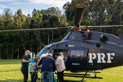 Divulgação / PRF Um bebê de três meses ficou gravemente ferido em um acidente de trânsito no interior do município de Vista Alegre do Prata, na Serra, e precisou ser socorrido por um helicóptero da Polícia Rodoviária Federal (PRF), na tarde deste sábado (5). Foto: Divulgação/PRF<!-- NICAID(16360277) -->