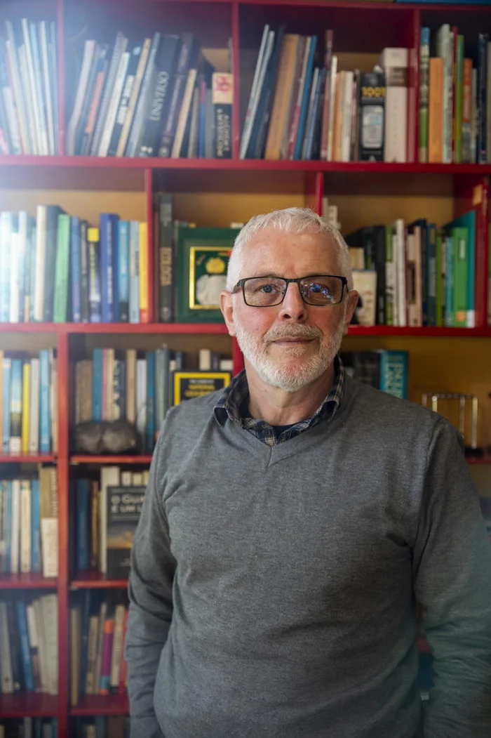 Rualdo Menegat é geólogo, doutor em Ecologia de Paisagem e professor da Universidade Federal do Rio Grande do Sul (UFRGS) desde 1992. 