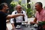 Porto Alegre, RS, Brasil, 23/01/2023 - Edegar Pretto, Pedro Ruas e Roberto Robaina se reúnem em café na Cidade Baixa para discutir eleições de 2024 - Foto: Jonathan Heckler/Agência RBS<!-- NICAID(15329065) -->