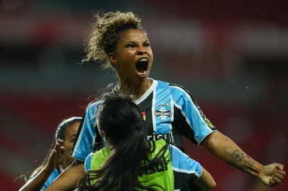 Dayana Rodríguez celebra gol pelas Gurias Gremistas no Gre-Nal<!-- NICAID(15916328) -->