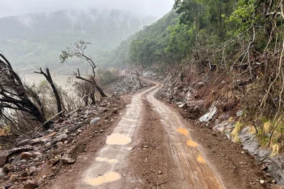 Os acessos da Linha José Júlio, devastada ainda na primeira enchente, foram indicados pela Defesa Civil para o repasse de recursos do governo federal, a partir do reconhecimento do primeiro estado de calamidade pública, decretado pelo município em 5 de setembro. Segundo a prefeitura, são R$ 403.251,21 para a pavimentação de estradas danificadas pela cheia do Rio Taquari.<!-- NICAID(15610851) -->