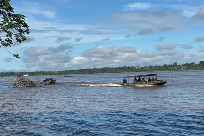 Exército brasileiro apoia buscas por indigenista Bruno Pereira e jornalista Dom Phillips, que desapareceram na Amazônia. Ações estão concentradas na região de Atalaia do Norte<!-- NICAID(15118083) -->