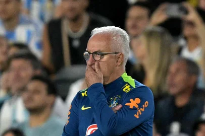 Brazil's head coach Dorival Junior gestures during the 2026 FIFA World Cup South American qualifiers football match between Argentina and Brazil at the Mas Monumental stadium in Buenos Aires province, on March 25, 2025. (Photo by JUAN MABROMATA / AFP)<!-- NICAID(16003618) -->