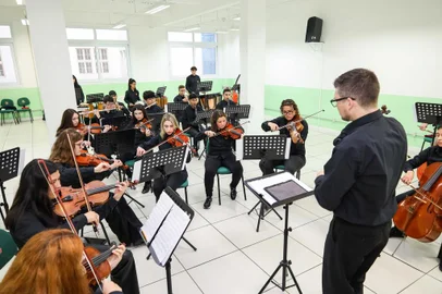 Espetáculo musical gratuito celebra 20 anos do Instituto Elisabetha RandonPromovido pelo Projeto Mais Música, concerto ocorre na próxima quarta-feira (28), no Teatro Municipal de Caxias do SulO Instituto Elisabetha Randon (IER), iniciativa de responsabilidade social da Randoncorp, completa 20 anos de fundação no próximo dia 30 de junho.Antecipando as comemorações, na próxima quarta-feira (28), o Projeto Mais Música, promove um concerto, gratuito e aberto à comunidade, em homenagem ao IER no Teatro Municipal Pedro Parenti, em Caxias do Sul.<!-- NICAID(15465989) -->
