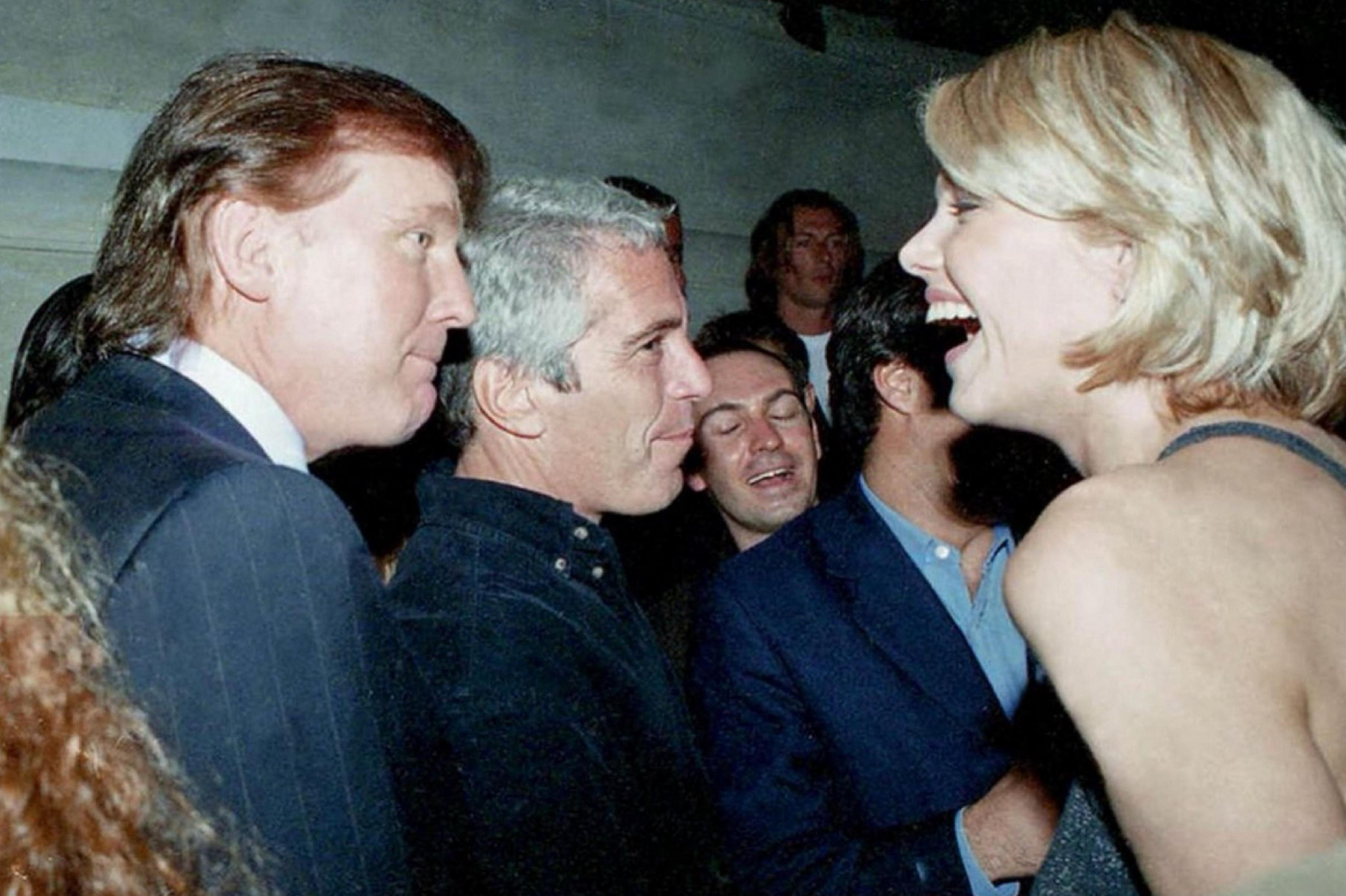 Men&ccedil;&atilde;o ao Brasil, p&aacute;ginas censuradas e fotos de celebridades: o que tem nos novos arquivos do caso Epstein