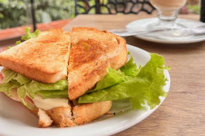 Bella Café e Bistrô<!-- NICAID(15557155) -->