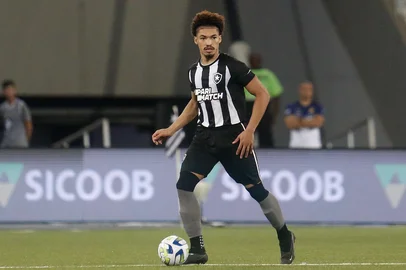 Zagueiro Adryelson, possível reforço do Grêmio<!-- NICAID(16051073) -->