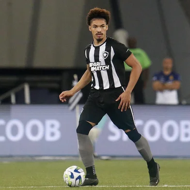Zagueiro Adryelson, possível reforço do Grêmio<!-- NICAID(16051073) -->