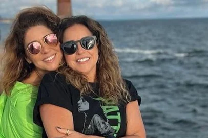 Daniela Mercury comemora 10 anos com Malu Verçosa: "Queremos é celebrar o amor"<!-- NICAID(15443213) -->
