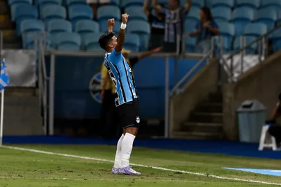 Jeff Botega / Agencia RBS Porto Alegre, RS, Brasil, 29/03/2025 - Grêmio vs Atlético-MG pela 1ª rodada do Campeonato Brasileiro Série A 2025, na Arena - Arezo. Foto: Jefferson Botega/Agência RBSIndexador: jeff botega<!-- NICAID(16006182) -->