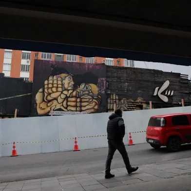 Movimentação de engenheiros no prédio da Boate KISS, em Santa Maria.Fotos: Ronald Mendes/ESPECIAL<!-- NICAID(15808556) -->