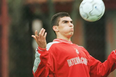 José Doval / Agencia RBS Lúcio - joagdor do Inter num treino#PÁGINA:62#ENVELOPE: 272600<!-- NICAID(674796) -->