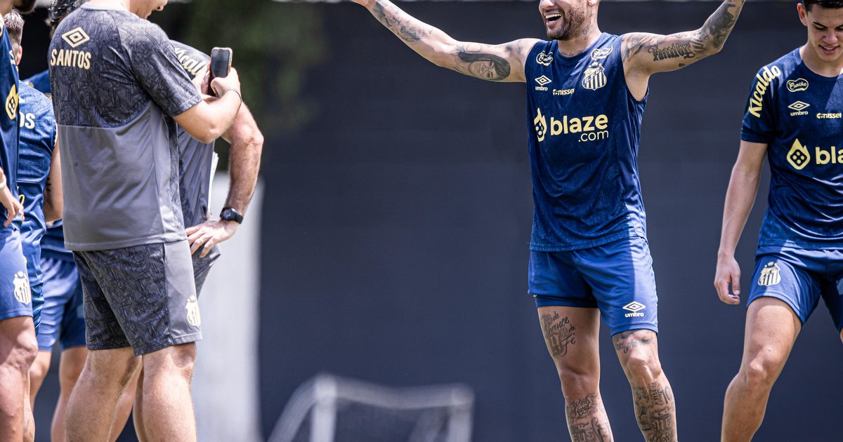 Neymar marca golaço por trás da trave em treino do Santos; assista ao lance | GZH