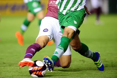 CAXIAS DO SUL, RS, BRASIL, 18/03/2017. Juventude x SER Caxias. Clássico Ca-ju 281, disputado no Estádio Alfredo Jaconi, pelo Campeonato Gaúcho 2017, o Gauchão 2017. (Diogo Sallaberry/Agência RBS)<!-- NICAID(12799881) -->