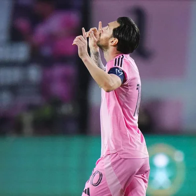 FORT LAUDERDALE, FLORIDA - APRIL 09: Lionel Messi #10 of Inter Miami CF celebrates after scoring the team's first goal during the CONCACAF Champions Cup 2025 Quarter-final second leg match between Inter Miami CF and Los Angeles Football Club at Chase Stadium on April 09, 2025 in Fort Lauderdale, Florida.   Rich Storry/Getty Images/AFP (Photo by Rich Storry / GETTY IMAGES NORTH AMERICA / Getty Images via AFP)<!-- NICAID(16014010) -->