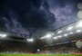 FOTOS: jogo entre Alemanha e Dinamarca é paralisado por relâmpagos e chuva de granizo 