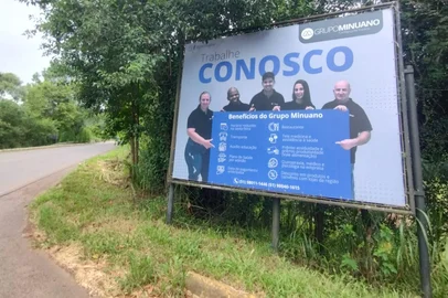 Grupo Minuano, de Lindolfo Colar, usa outdoors para recrutar candidatos a vagas de emprego<!-- NICAID(15994992) -->
