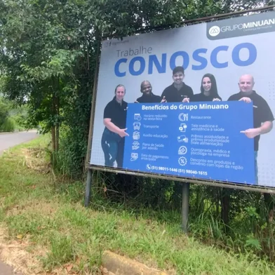 Grupo Minuano, de Lindolfo Colar, usa outdoors para recrutar candidatos a vagas de emprego<!-- NICAID(15994992) -->