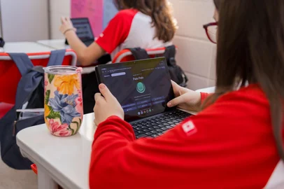 Edtech gaúcha lança protocolo de proteção digital para escolas e famílias<!-- NICAID(16371933) -->