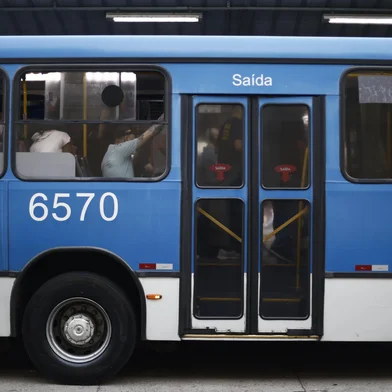 PORTO ALEGRE, RS, BRASIL - 2024.10.31 - Blitz sobre qualidade do transporte público em Porto Alegre. (Foto: André Ávila/Agência RBS)<!-- NICAID(15904446) -->
