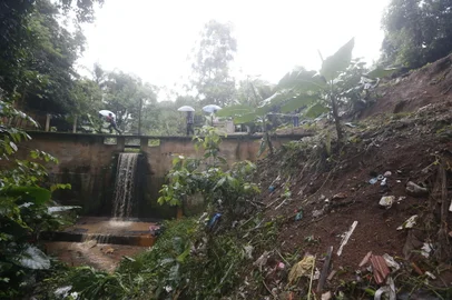 Porto Alegre, RS, Brasil, 05/05/2023 - Área da risco na Rua da Barragem, em Porto Alegre - Foto: Lauro Alves/Agência RBS<!-- NICAID(15432226) -->