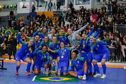 Brasil campeão do torneio internacional de futsal feminino de Xanxerê em 2025.