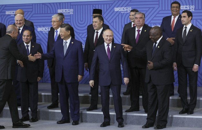 MAXIM SHIPENKOV / POOL / AFP