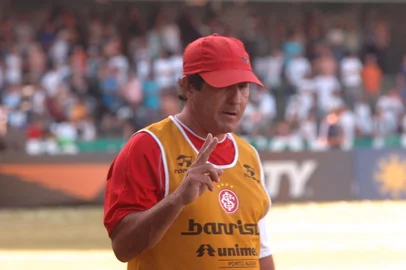 *** Muricy Ramalho-Valdir Friolin ***Ultimo jogo do técnico Muricy Ramalho no inter no brasileirão 2005<!-- NICAID(1738072) -->