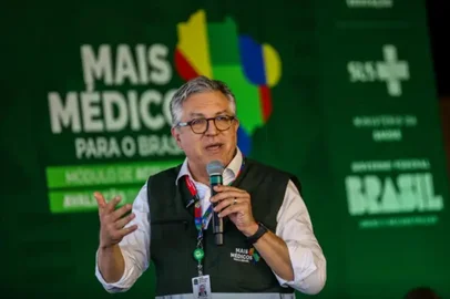O ministro da Saúde, Alexandre Padilha, anuncia a expansão do programa mais médicos com a oferta de novas vagas no primeiro edital de 2025. Foto: Marcelo Camargo/Agência Brasil<!-- NICAID(15997519) -->
