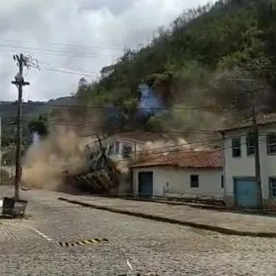 Deslizamento de terra destruiu casarões históricos em Ouro Preto, Minas Gerais, na manhã desta quinta-feira, 13 de janeiro de 2022