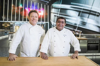 Claude Troisgros e Batista em Mestre do Sabor<!-- NICAID(14282022) -->