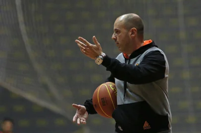 CAXIAS DO SUL, RS, BRASIL, 17/09/2024. Treino do Caxias do Sul Basquete no ginásio do Sesi. O time se prepara para a temporada 2024/2025 do NBB. Na foto, técnico Rodrigo Barbosa. (Porthus Junior/Agência RBS)Indexador: Porthus JUNIOR<!-- NICAID(15868947) -->