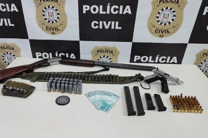 A Polícia Civil realiza uma operação contra um grupo criminoso especializado em roubo a motoristas de entregas na região metropolitana de Porto Alegre.<!-- NICAID(16030909) -->