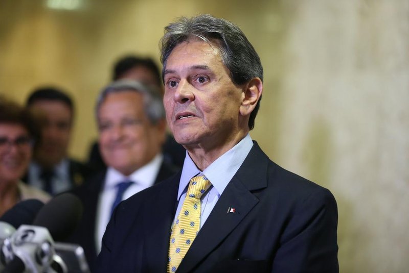 Brasília - Presidente Nacional do PTB, Roberto Jefferson, fala à imprensa após reunião com o presidente Michel Temer, no Palácio do Planalto (Valter Campanato/Agência Brasil)<!-- NICAID(13271604) -->