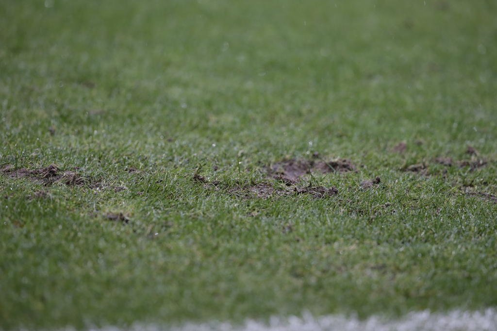 Devido à troca no gramado da Arena, Grêmio tenta adiar Gre-Nal feminino 