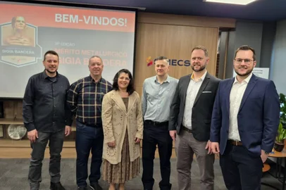 CAXIAS DO SUL, RS, BRASIL, 27/10/2025. Simecs anuncia agraciados do 31º Mérito Metalúrgico. Neste ano, receberão o troféu Delmar Rugeri, da Rugeri Mec-Rul; Isabel Cristina de Almeida Rizzo, da Galvânica Guarany; e Marcio Slomp, da Comlink Equipamentos  Eletrônicos.(Pedro Lopes/Simecs/Divulgação)<!-- NICAID(16154683) -->
