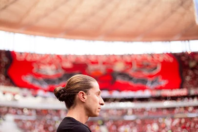 Filipe Luís evita comparações com ano sem títulos antes de jogo "crucial" contra o Inter - Notícia do Internacional