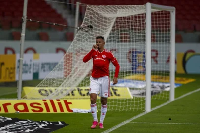 PORTO ALEGRE, RS, BRASIL - 30.05.2021 - O Inter recebe o Sport no Beira-Rio, pela rodada de abertura do Brasileirão. segundo gol do inter, Rodrigo Lindoso (Foto: Jefferson Botega/Agencia RBS)Indexador: Jeff Botega<!-- NICAID(14796544) -->