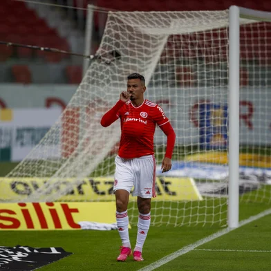PORTO ALEGRE, RS, BRASIL - 30.05.2021 - O Inter recebe o Sport no Beira-Rio, pela rodada de abertura do Brasileirão. segundo gol do inter, Rodrigo Lindoso (Foto: Jefferson Botega/Agencia RBS)Indexador: Jeff Botega<!-- NICAID(14796544) -->