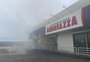 VÍDEO: confira o momento da chegada dos bombeiros em incêndio que atingiu depósito de supermercado em Caxias 