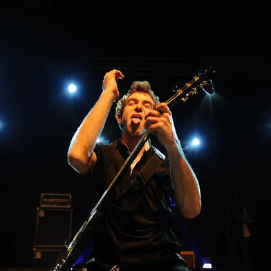 CAXIAS DO SUL, RS, BRASIL, 19/11/2022. Terceiro dia do 13º Mississippi Delta Blues Festival (MDBF). O festival acontece no Parque de Eventos da Festa da Uva, no entorno das réplicas. Na foto, Palco New Roxy (Palco Principal) - Jesse Cotton Stone (Clarksdale/MS) (Bruno Todeschini/Agência RBS)<!-- NICAID(15270405) -->