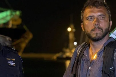 O veleiro "Madleen", interceptado por Israel na manhã de segunda-feira quando tentava chegar à Faixa de Gaza com ajuda humanitária e 12 ativistas pró-Palestina a bordo — entre eles a sueca Greta Thunberg — chegou à noite ao porto israelense de Ashdod.<!-- NICAID(16055894) -->