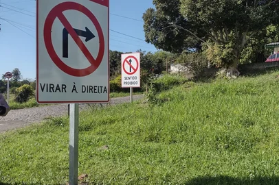 Bloqueio a vias alternativas para desvio do pedágio de Portão, na RS-240