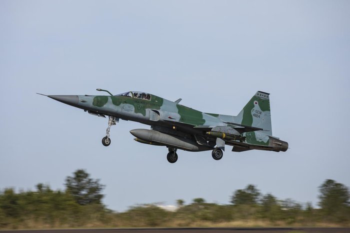 Estrondo semelhante ao de uma explosão, ouvido na Região Metropolitana e  Litoral Norte, foi causado por avião da FAB | GZH
